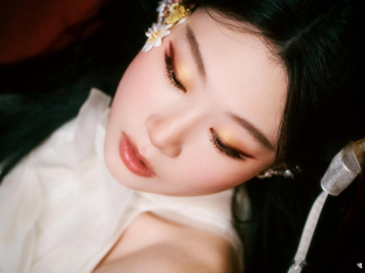沈佳润越来越自信了都来听妹宝的这个清唱！能明显感觉到她现在唱歌整个人是打开的状态