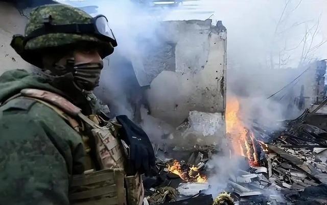 乌克兰明白了，都以为俄罗斯背后站着的是伊朗、朝鲜，谁能想到，真正撑住俄罗斯的，反