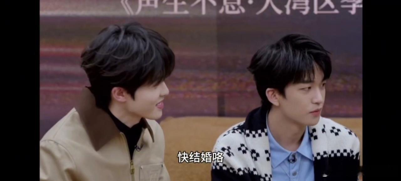 古巨基是有催婚KPI吗  家人们，看《声生不息》的直播，古巨基催婚李昊那叫一个认