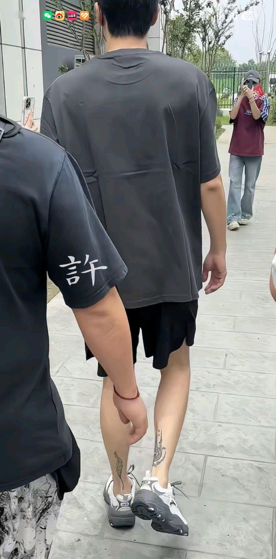 看腿猜人​​​
