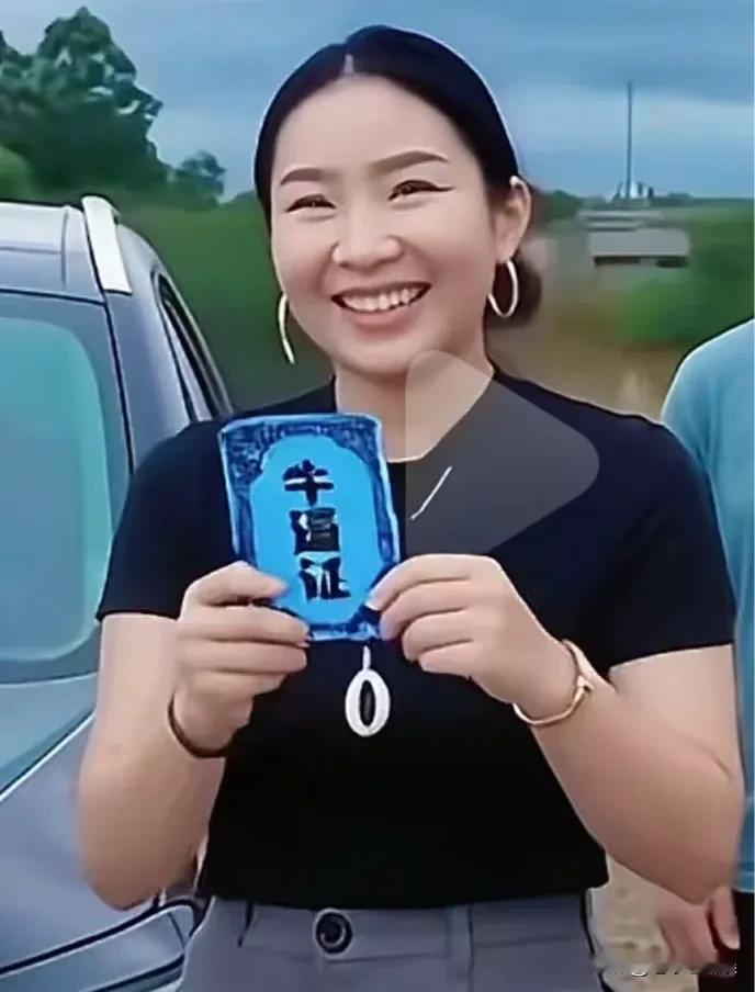 毫无预警，科目突然要新增一题：当车辆在窄路会车之时，司机此时应该怎么做：
A：减