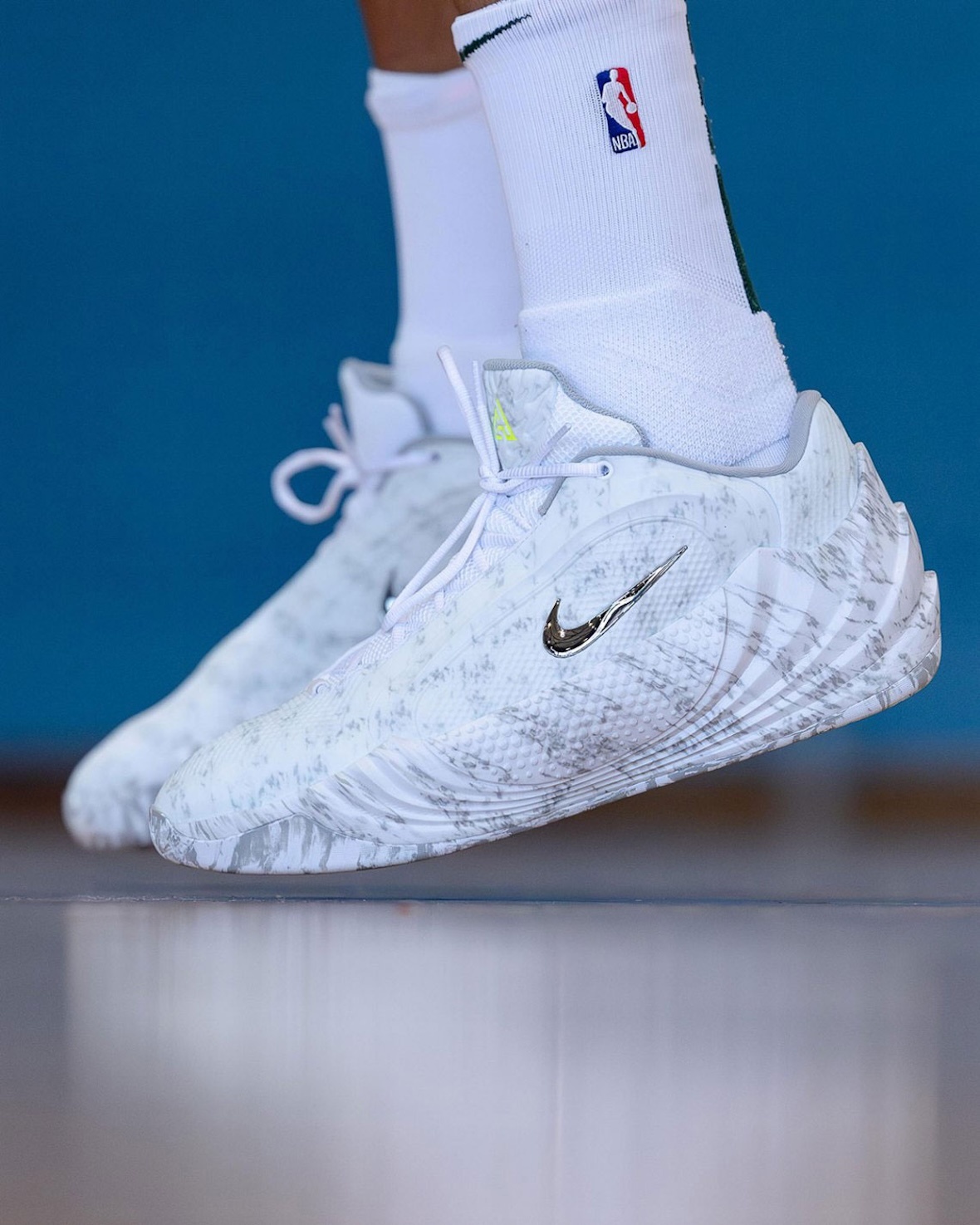 Nike Giannis Freak 8 新配色曝光，有点像大理石雕刻的感觉，话