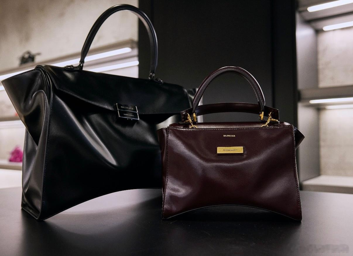 上海兴业太古汇旗舰店BALENCIAGA Hourglass Avenue手袋发