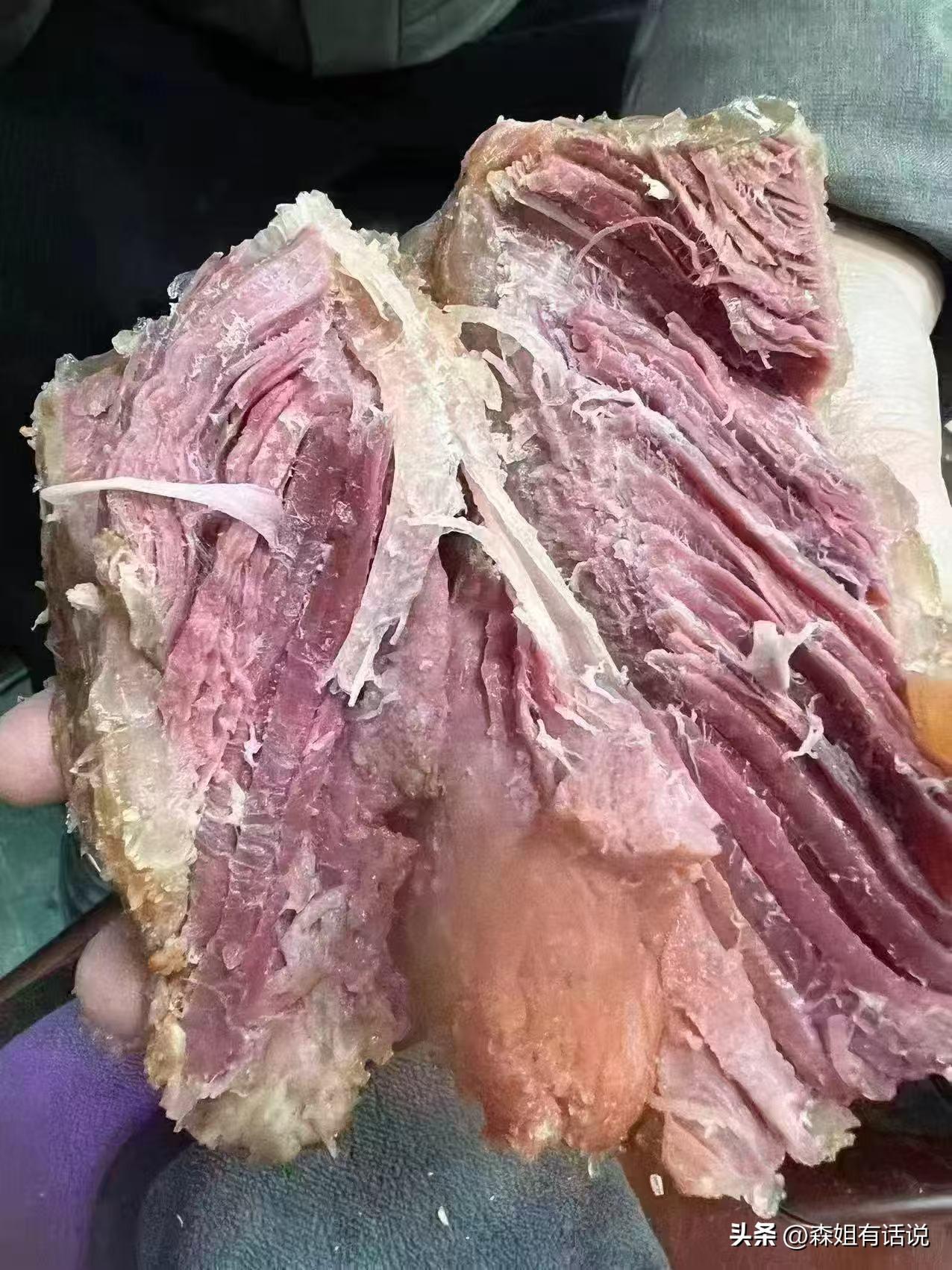 笑喷了！刚看到一个小视频，一个妹子听说酱牛肉能减肥，买了5斤，一顿造光，发文期待