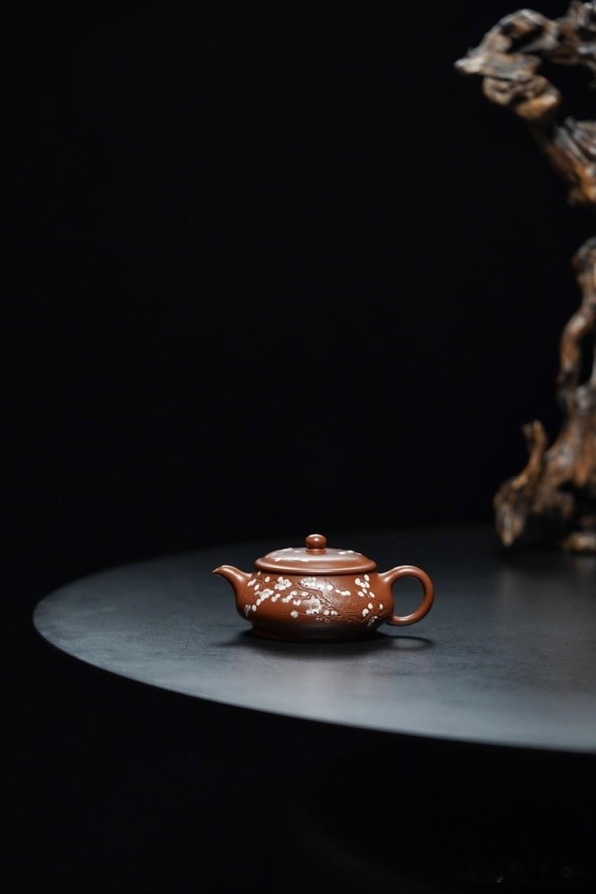 玩壶多年，我终于明白：与其和泥料磕，不如先看懂这把壶的骨架
很多壶友手里都有一把