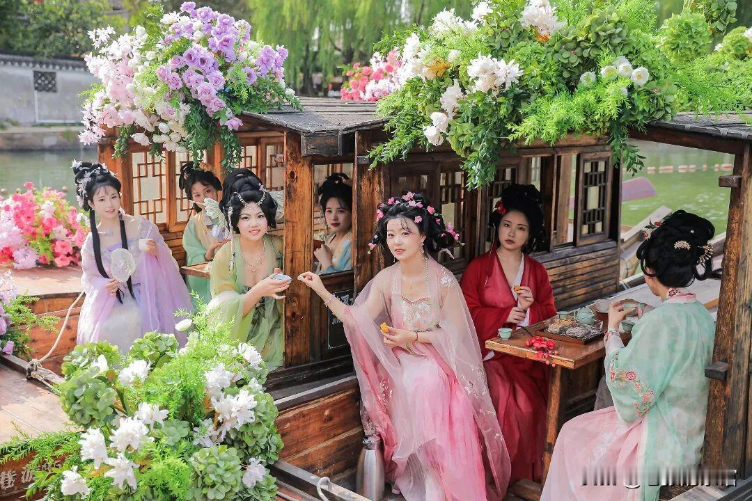 昆山锦溪古镇游船涨价

说了两个免费的消息，这次说个让人有点扫兴的事情，说实话，