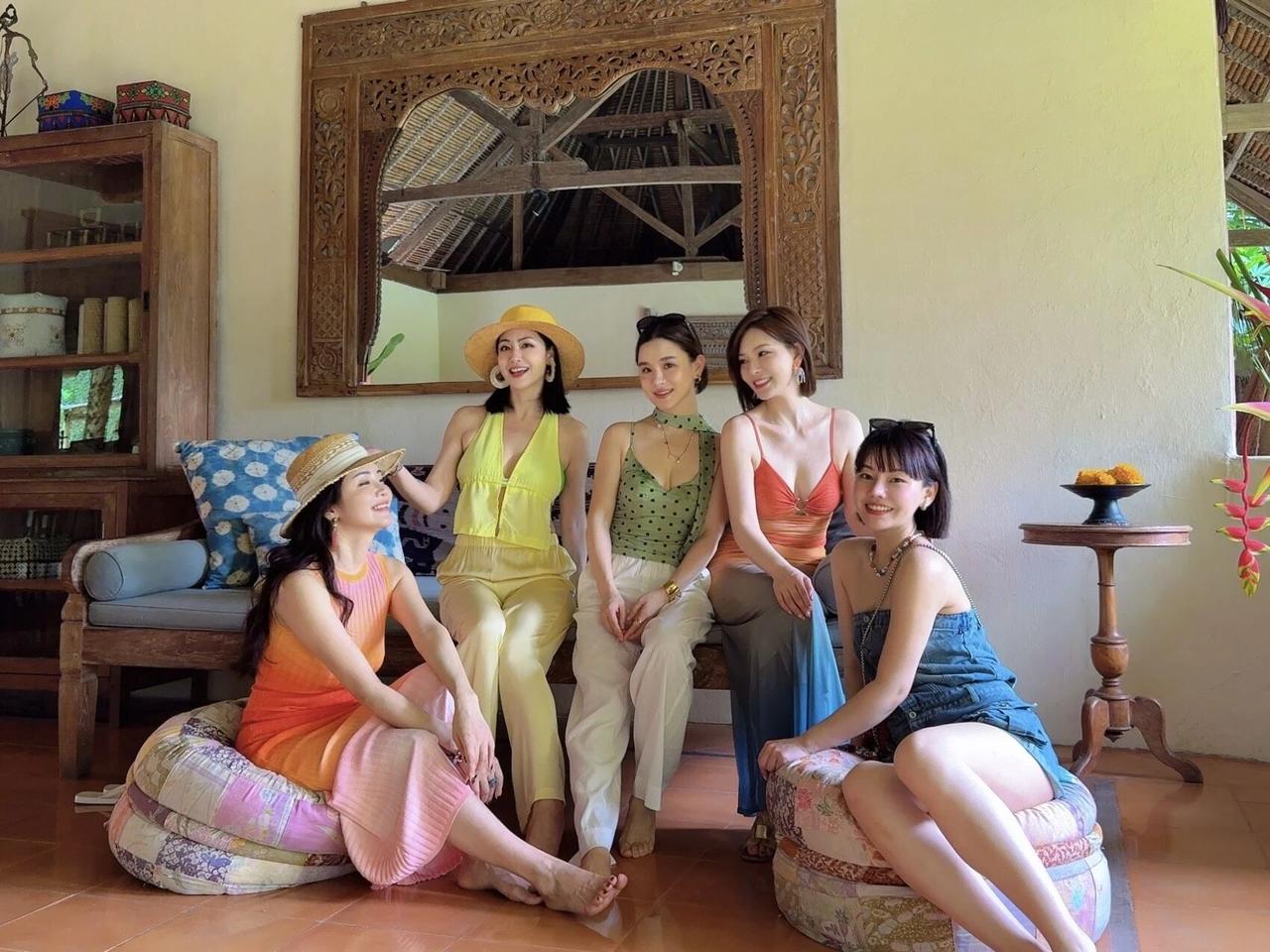 一群貌似不过日子的女人