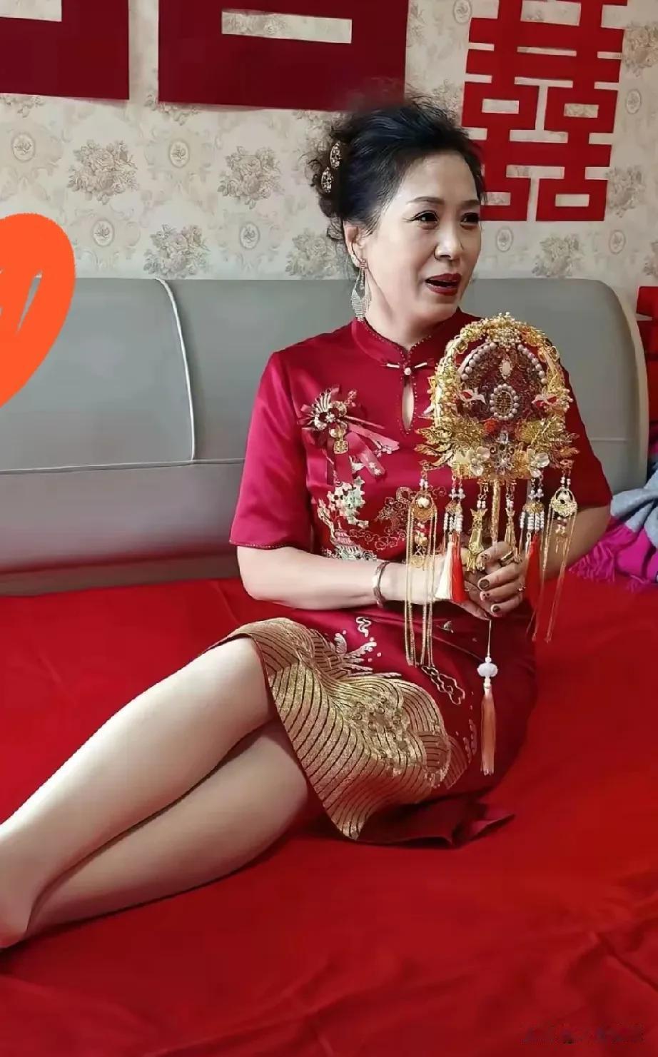 58岁，我为自己披上了嫁衣，可婚宴上没有一位亲人到场！

哥嫂说：“这么大年纪再