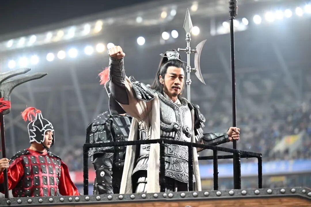 宿迁主场直接请来了“西楚霸王”本人

大家看到了吗？演员何润东一身复刻版霸王战甲