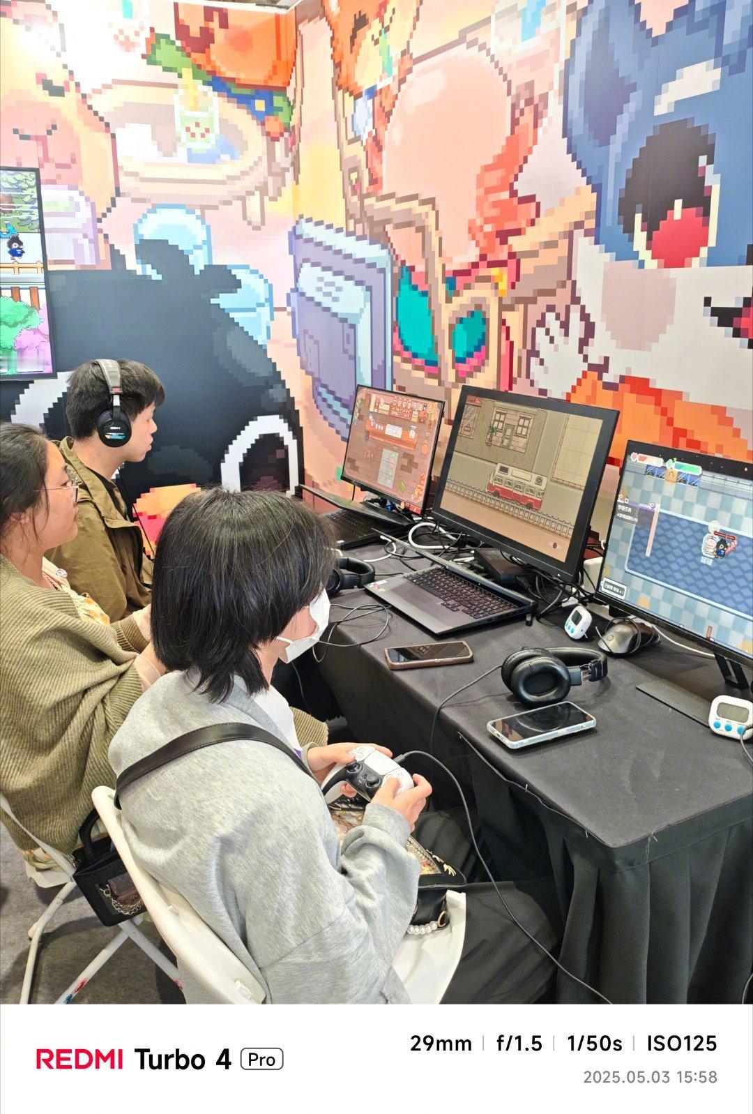 微博游戏动漫展 来一波试玩展台返图！微博漫展cos实力 ​​​
