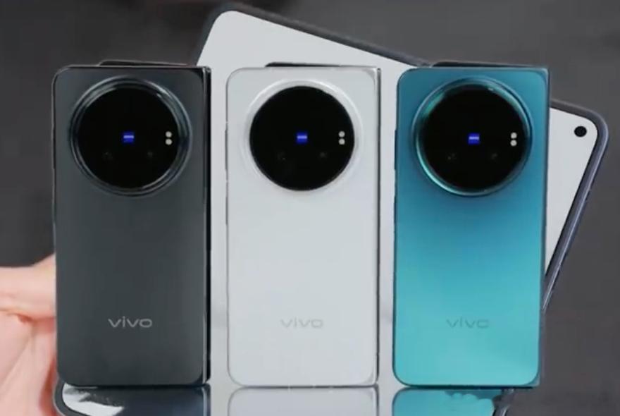 vivo X Fold6  「蓝洞 」「盐湖 」「极夜 」三款配色，这个蓝洞配色