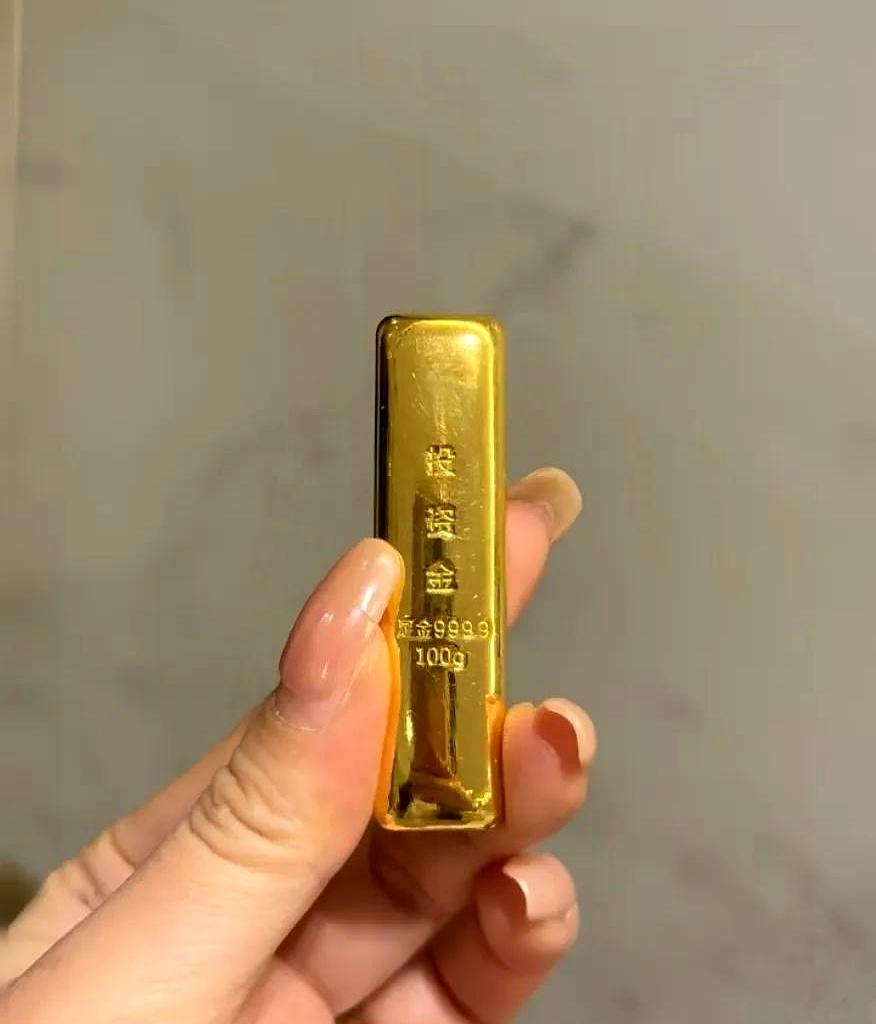 金价一天跌了30多块，这谁看了不心梗啊？
我今天刷到6月21日的行情，原来935