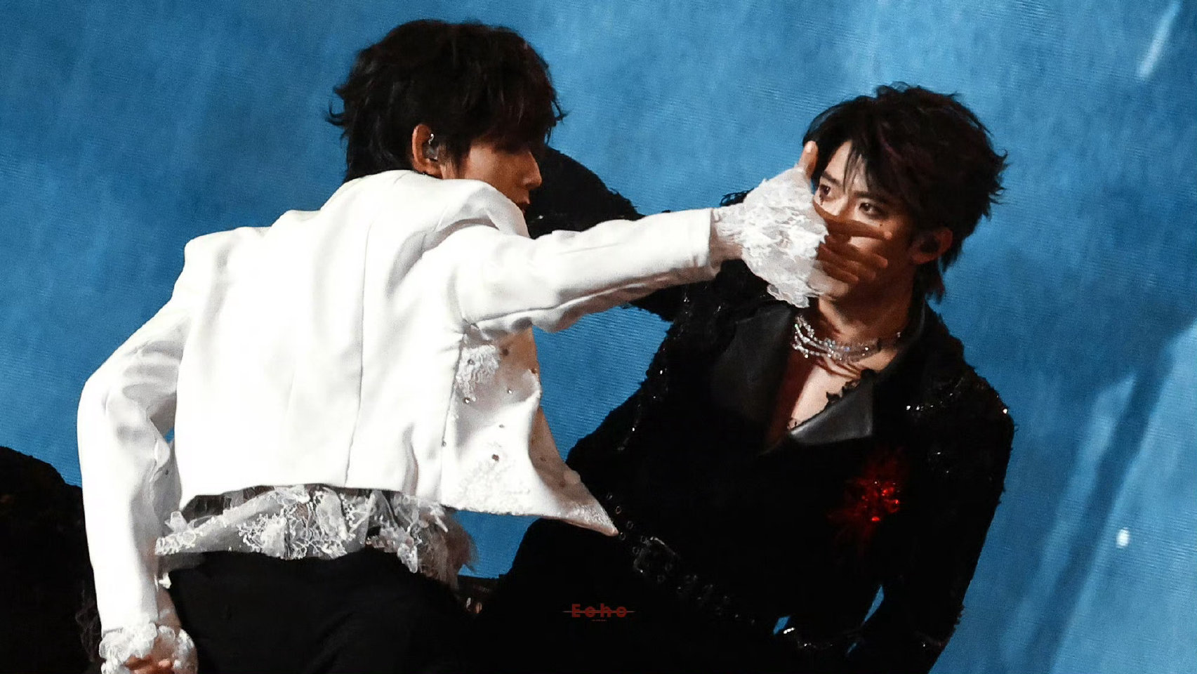 王橹杰穆祉丞舞台站姐持续出图 橹穆双人舞台