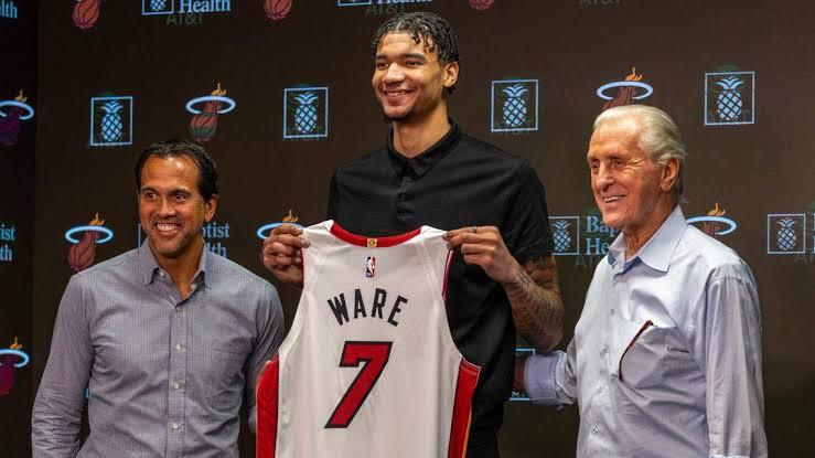 【记者专栏】时隔8年再强调使用“更大阵容”重要性，莱利再提和斯波沟通【摘要】莱利