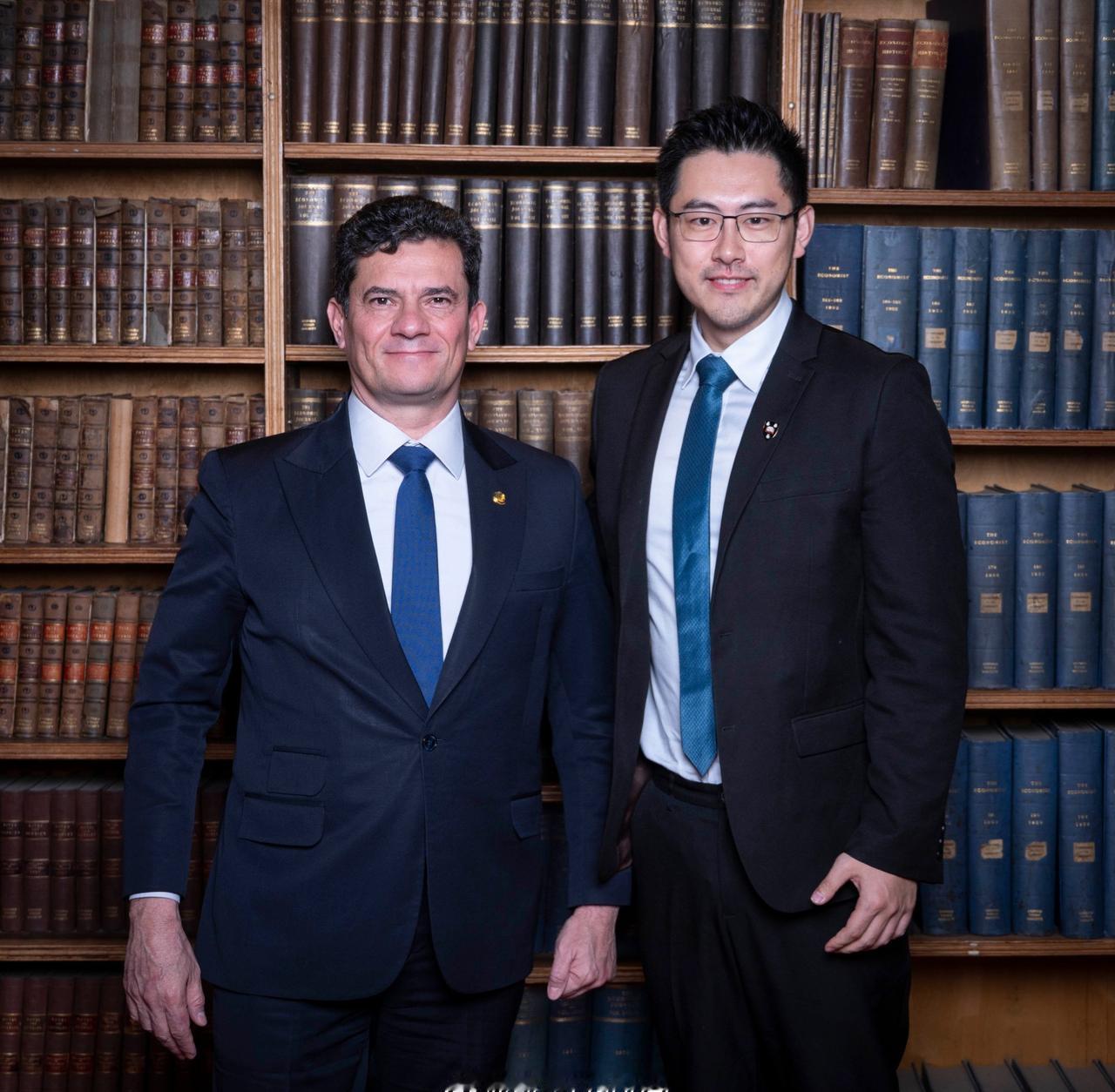 之前掀翻了巴西政治的「洗车反腐」大法官莫罗Sergio Moro来牛津演讲。老乡