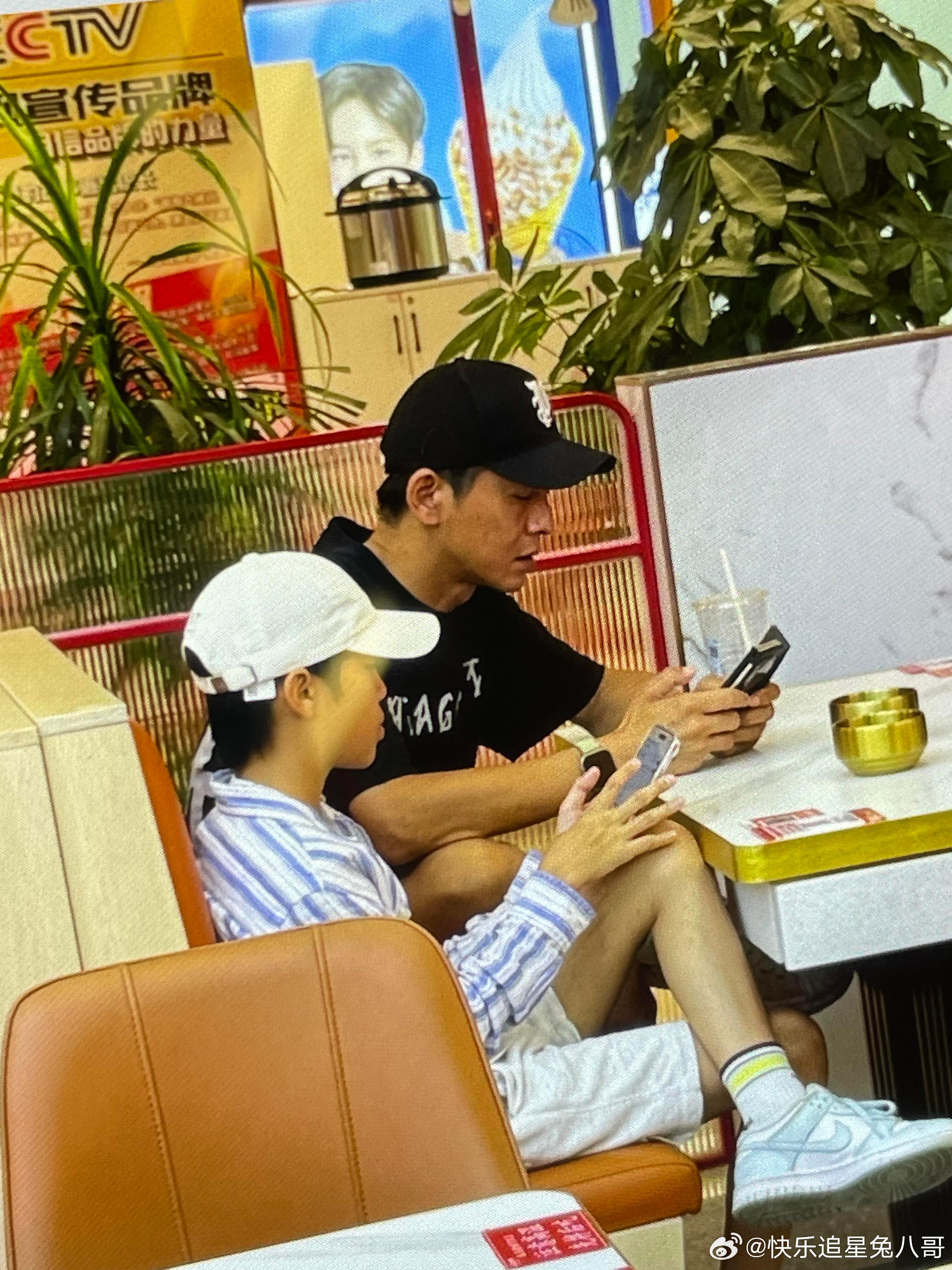 乔振宇儿子都这么大了乔振宇儿子12岁近照 网友在商场偶遇乔振宇，他儿子都这么大了