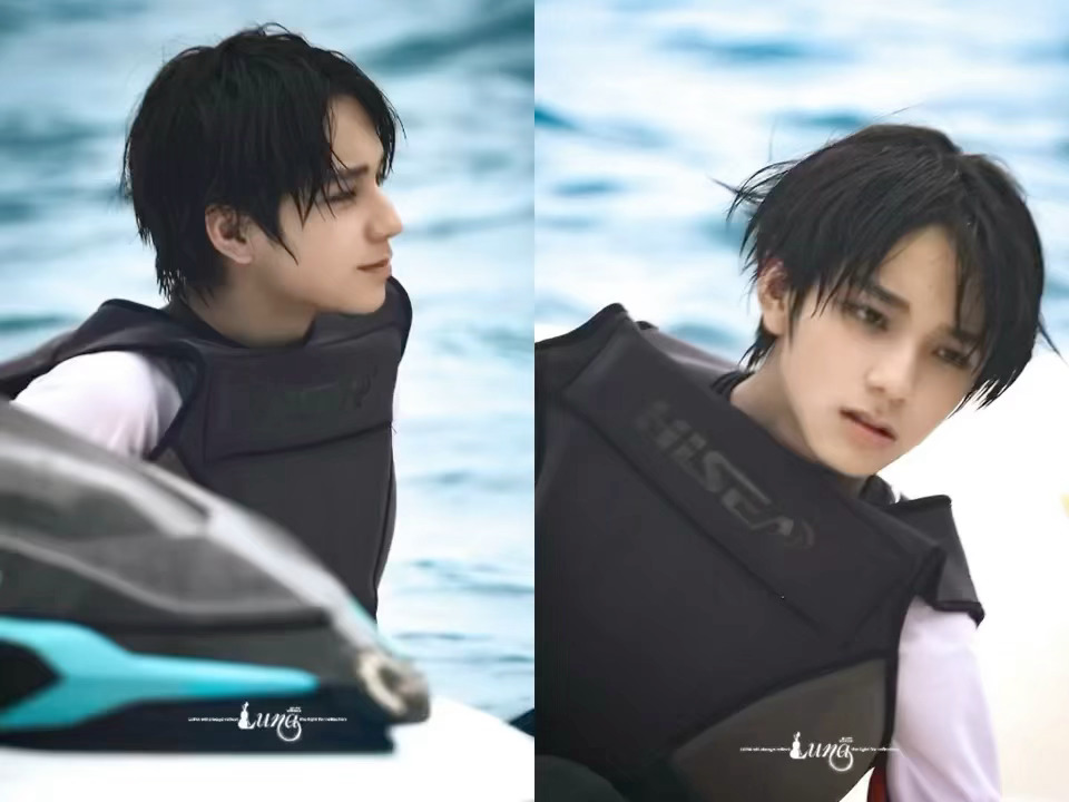 王橹杰湿发男神，穿个救生衣就出片了，骨相太优越了！王橹杰湿发