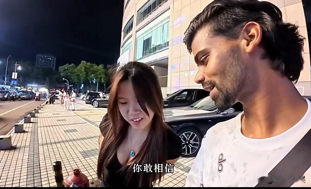 终究善良还是遭到了反噬。
早就说这个先例不能开，印度博主当初穷游的时候就不该提供