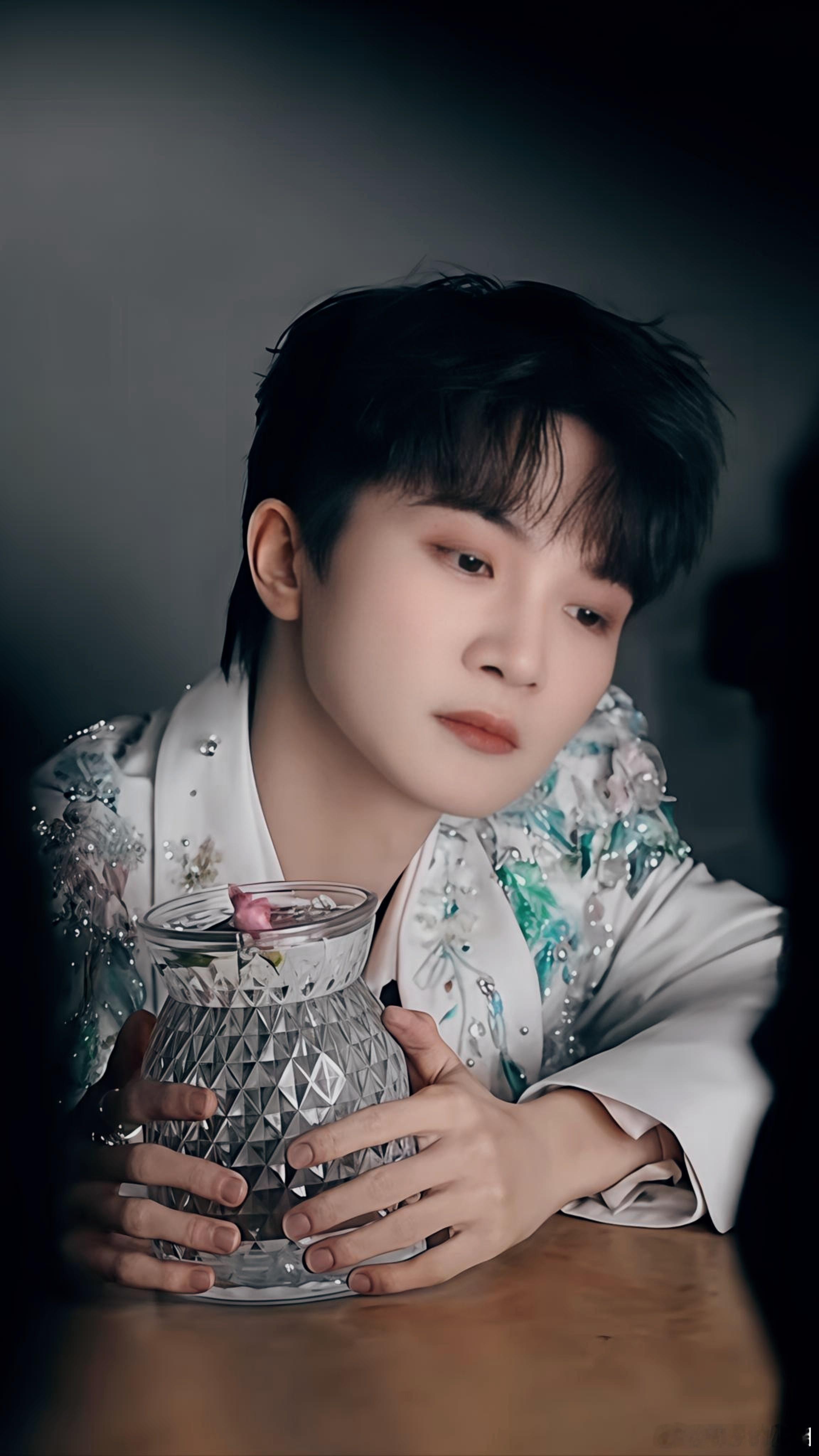 周深 用解说方式打开周深彩排 [音乐]周深2026深深的巡回演唱会 【圈和米米说