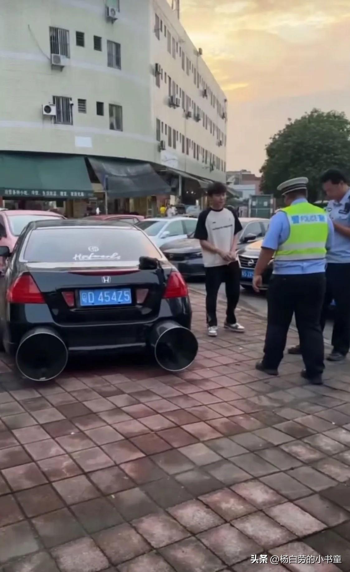 汽车这样改
被抓了会怎么样？
10万的车，这样魔改后
真的高大上
排气管比我家水