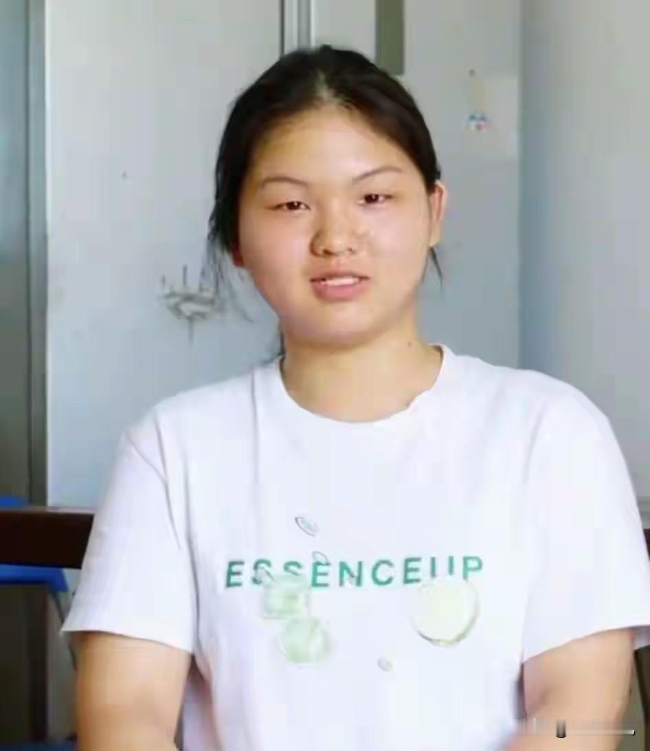 湖北孤女高考564分！亲人全部离世，校长百里上门送通知书
 
每年高考录取季，大