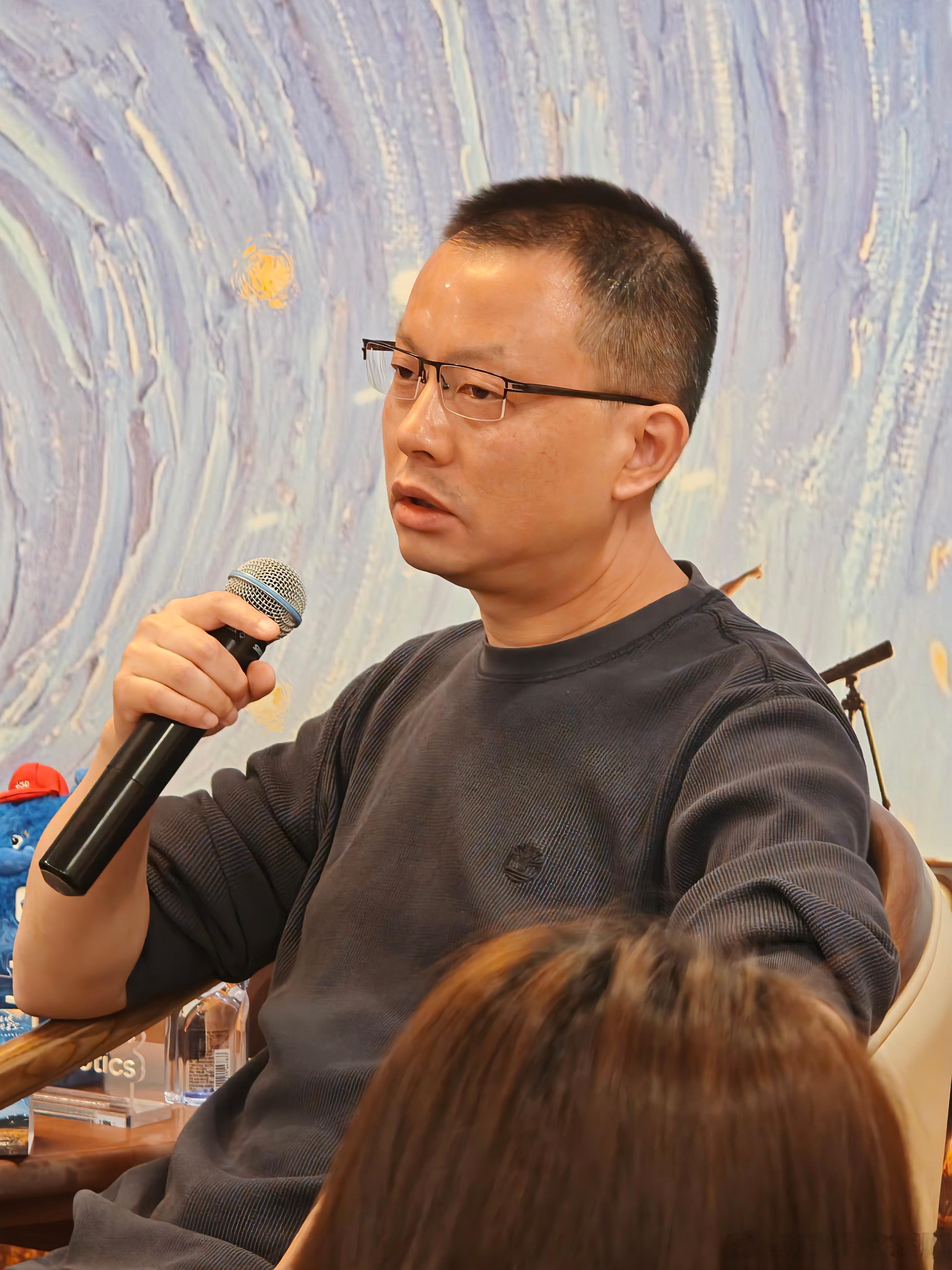 地平线苏箐：英伟达做得独一份好的工作，是数据互联，甚至比CUDA本身更重要。车圈