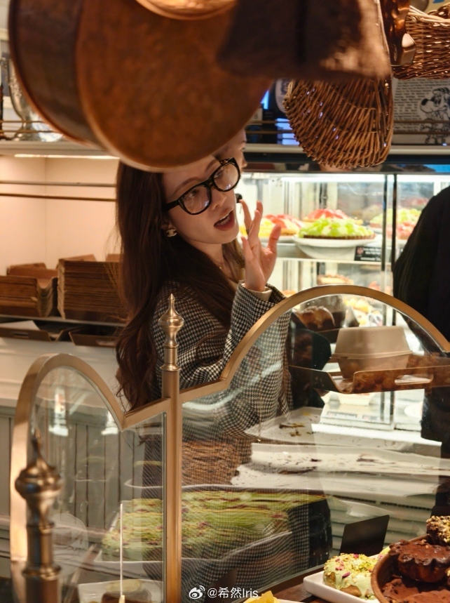主持希然晒照：还是面包香