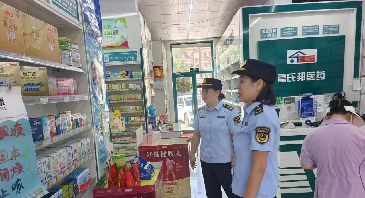 赛场内外皆“主场”！冰城市场监管全程守护“东北超”市场秩序

自“东北超”足球联