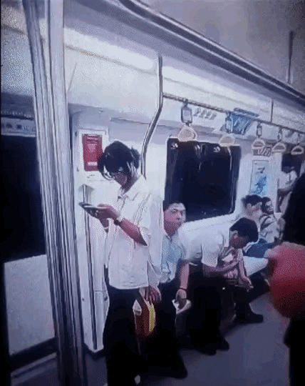 厉害啊。
我也是看了两遍才看得出来。