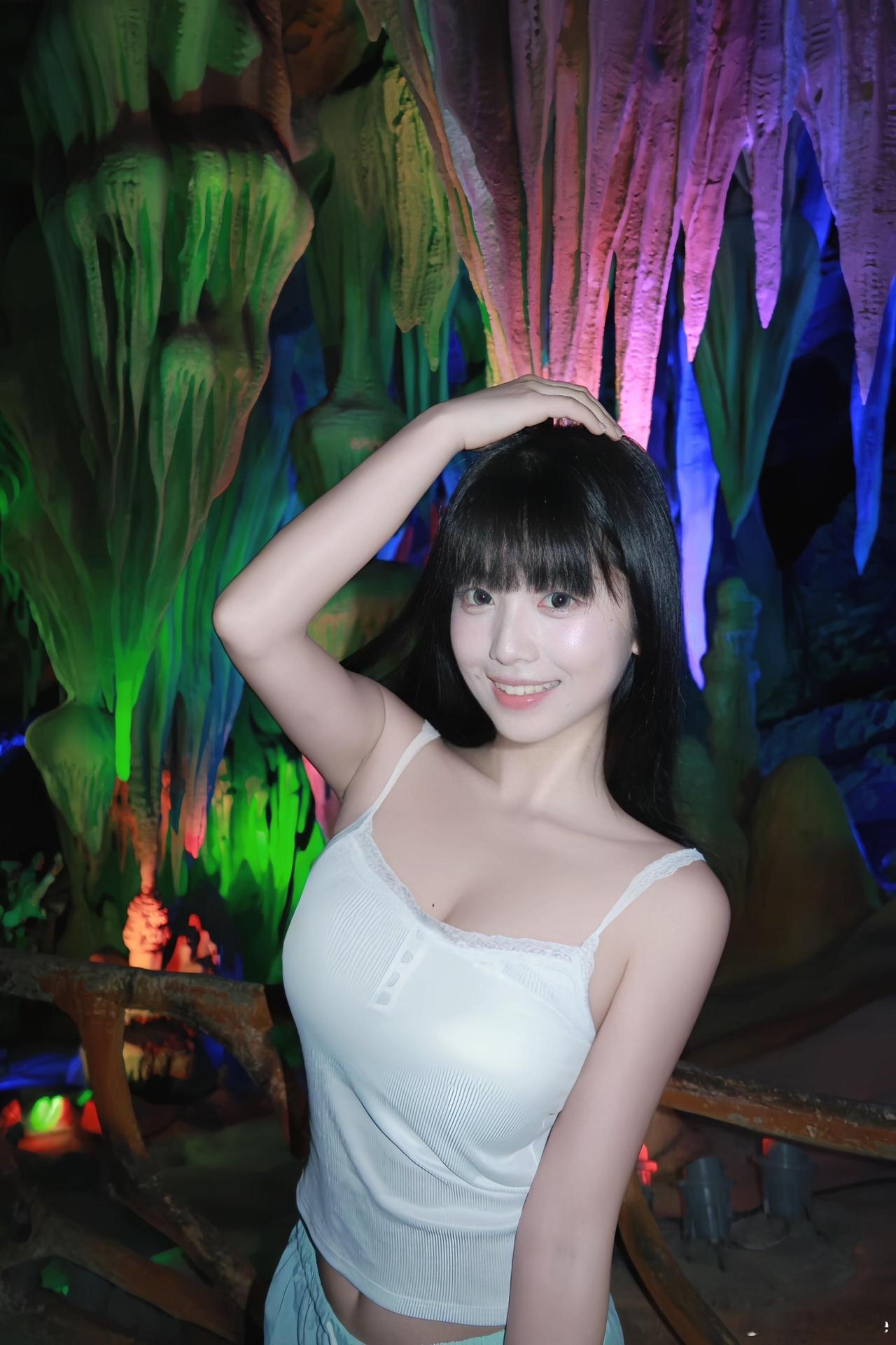 你们说什么季节最适合美女去漂流？