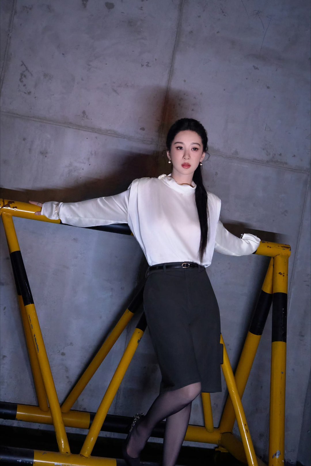 杨紫杨紫董竹君  yz 杨紫玉兰花开君再来遥遥瞻望星光，悄悄寄予一腔偏爱。【杨紫