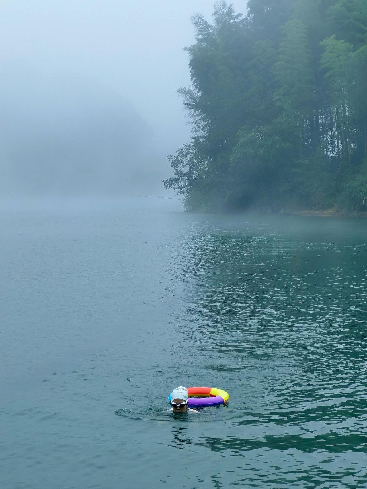 手机原创：晨游天岛湖打卡。游泳有风险下水需谨慎 晨泳爱好者 为什么说游泳是运动之