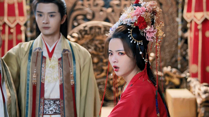 杨超越老师的演技被骂上热搜！
网友神评: 她连AB都没有超越。

客观地说，作为