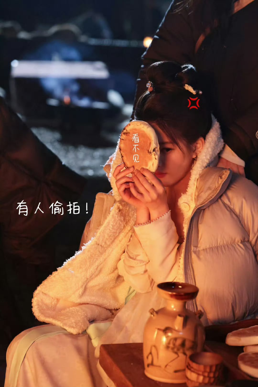 #赵露思馕比脸大#前方出没一只可爱的端午宝宝[哇]举着个馕挡脸真的太萌了，端午是