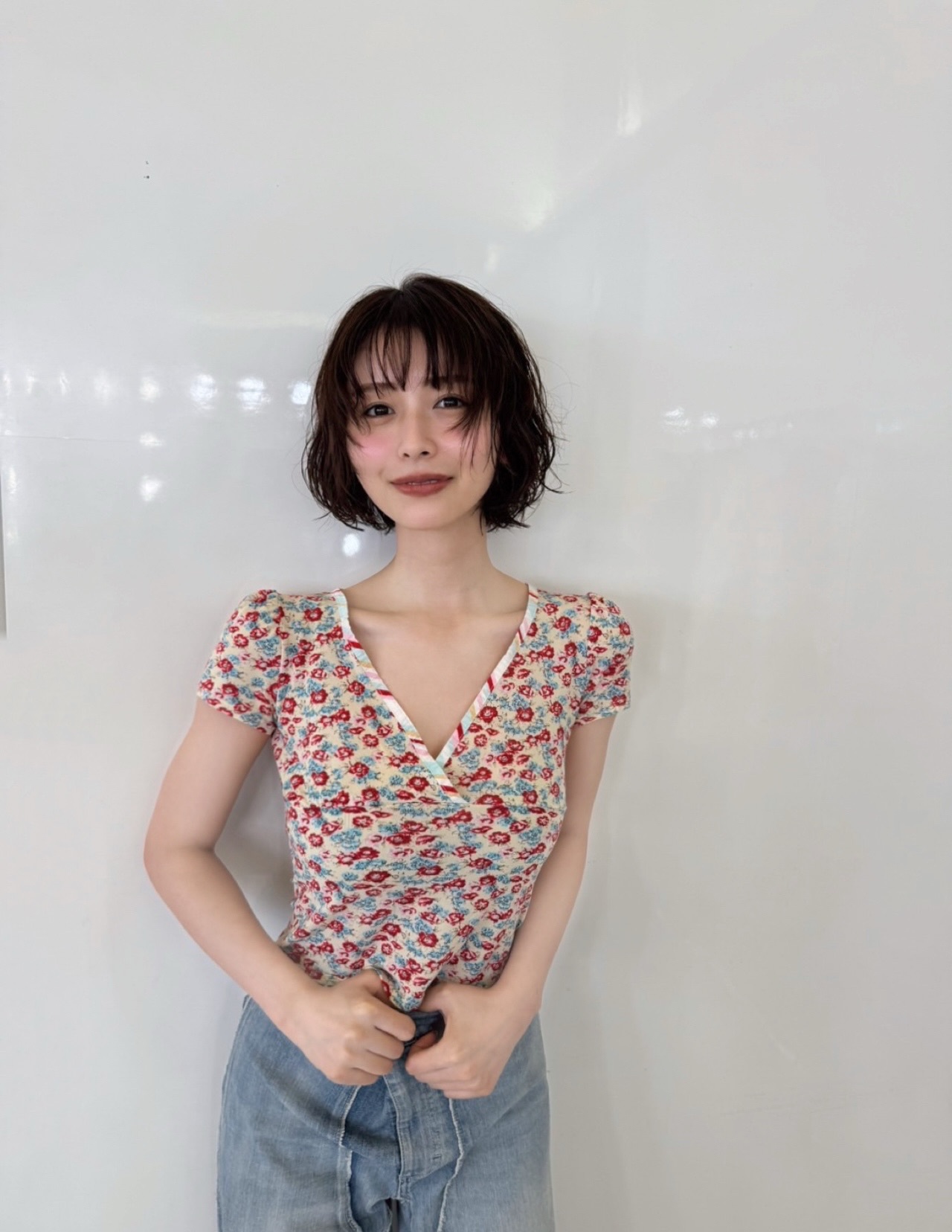 長濱ねる「撮影終わりに岡田さんが私服撮ってくれた🤍素敵なメイクをありがとうござ