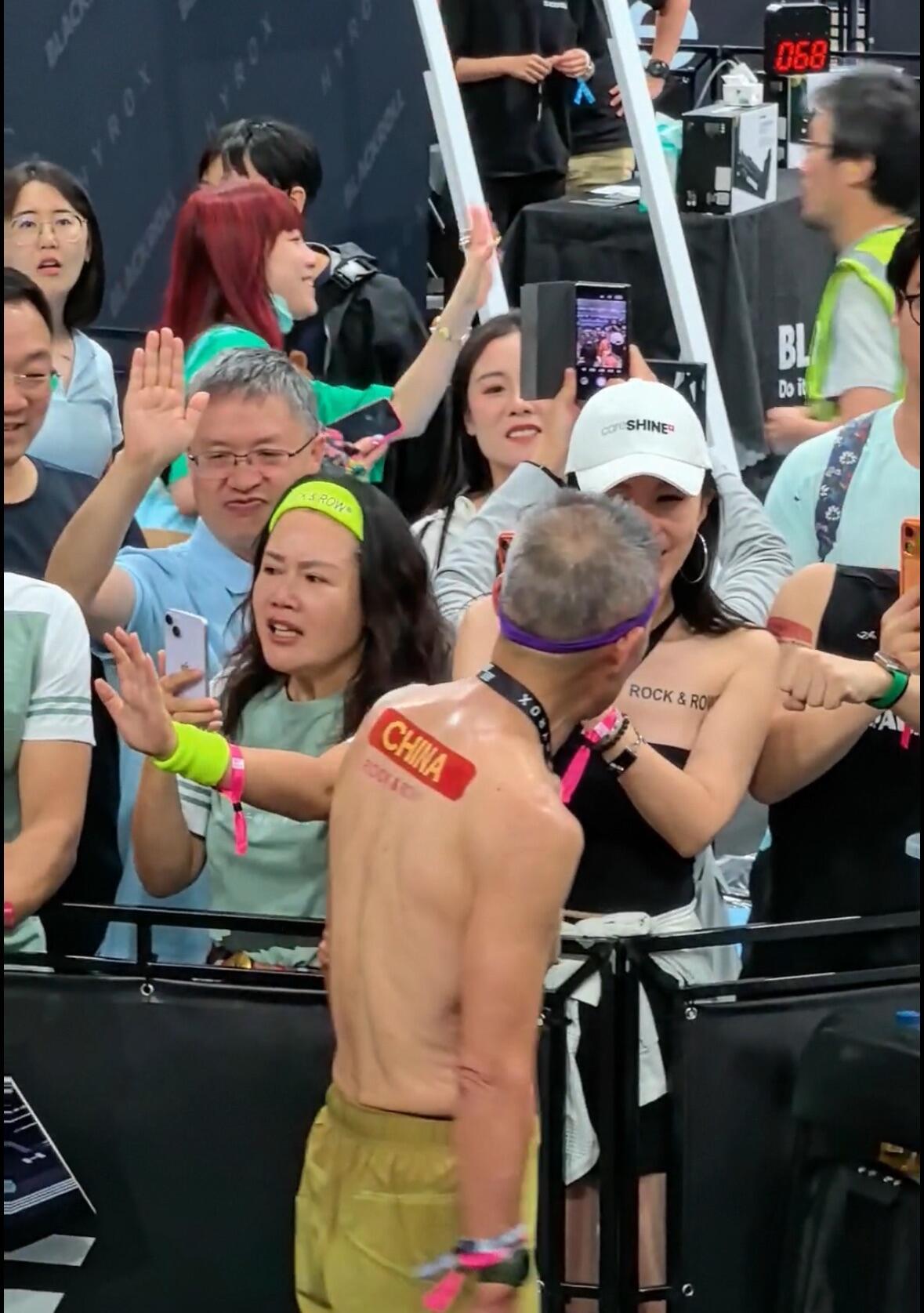 王石和田朴珺的暖心日常
 
相差三十岁的二人，常年身处舆论放大镜之下，抛开网络层