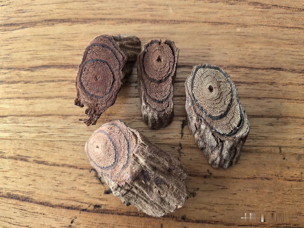 你的家乡有鸡血藤吗?我的家乡还是能生长鸡血藤的，以前这些就是一个普通的草本，只要