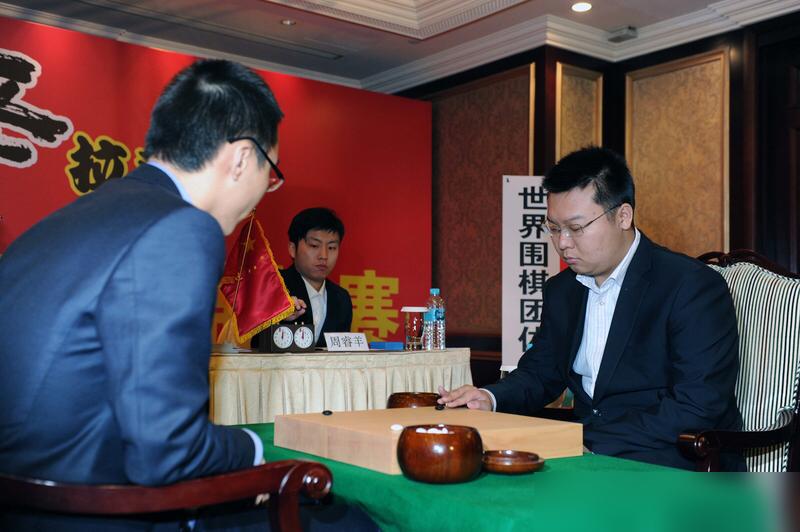 王星昊这一步棋，直接把3亿韩元（约150万人民币）送给了韩国人朴廷桓。
 
这孩