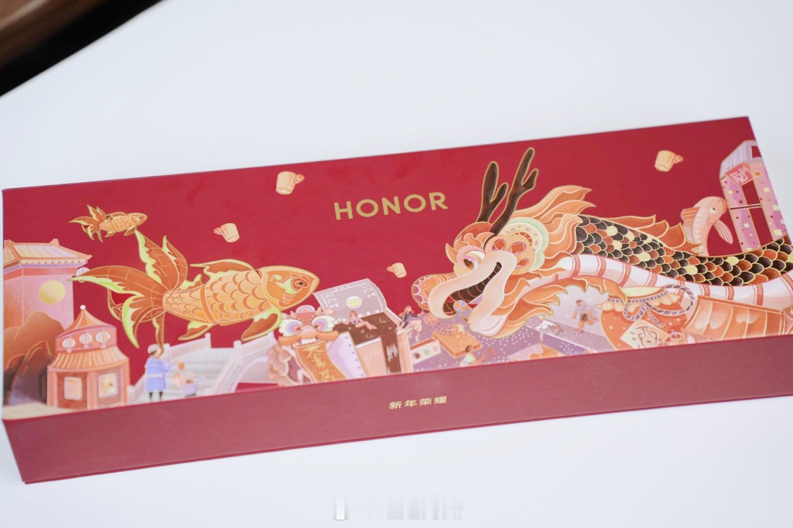 收到荣耀新年🎁没想到年轻人的第一个戒指居然是荣耀送的[泪]这个戒指真的太酷啦 