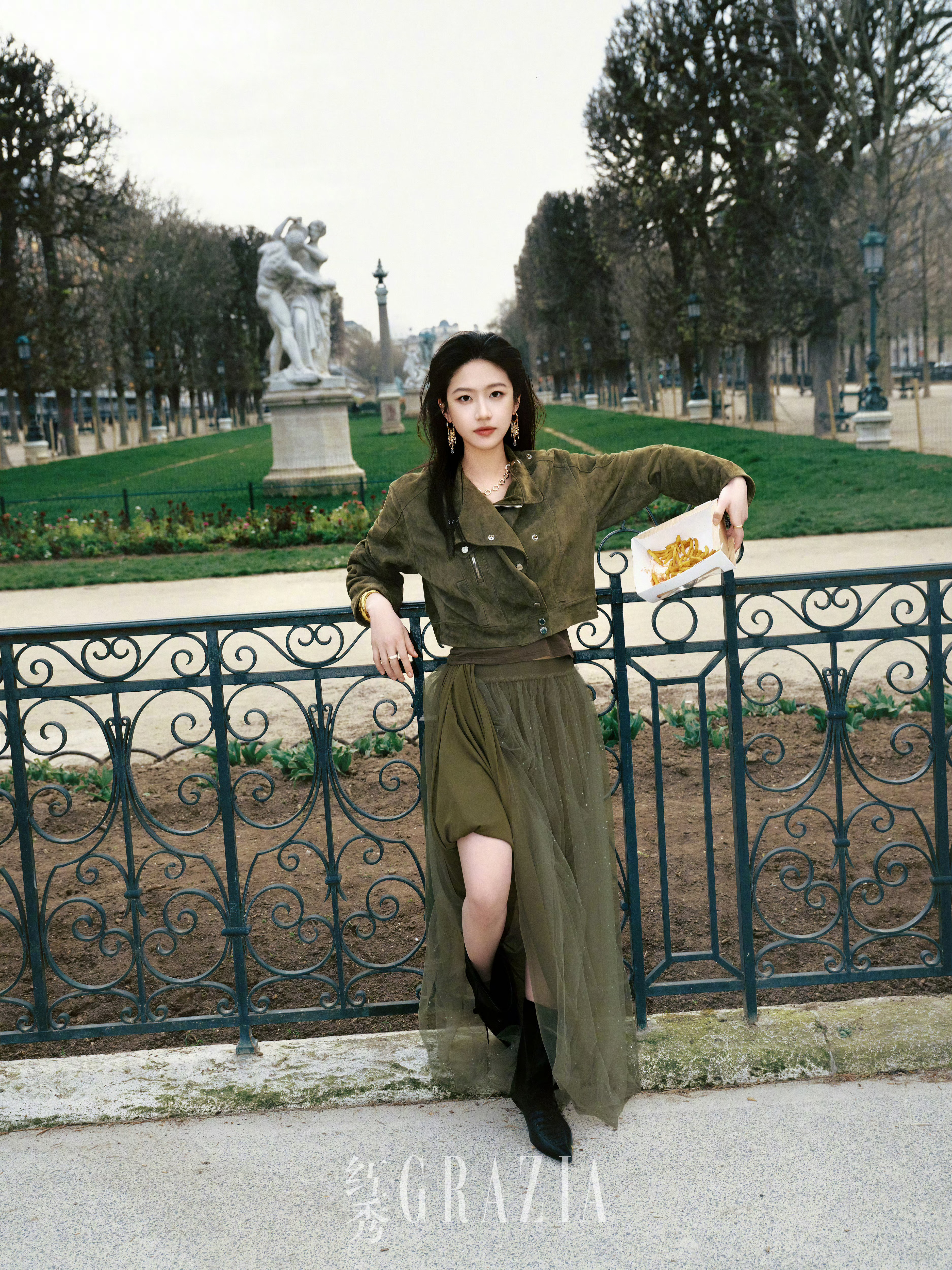 向涵之红秀封面 