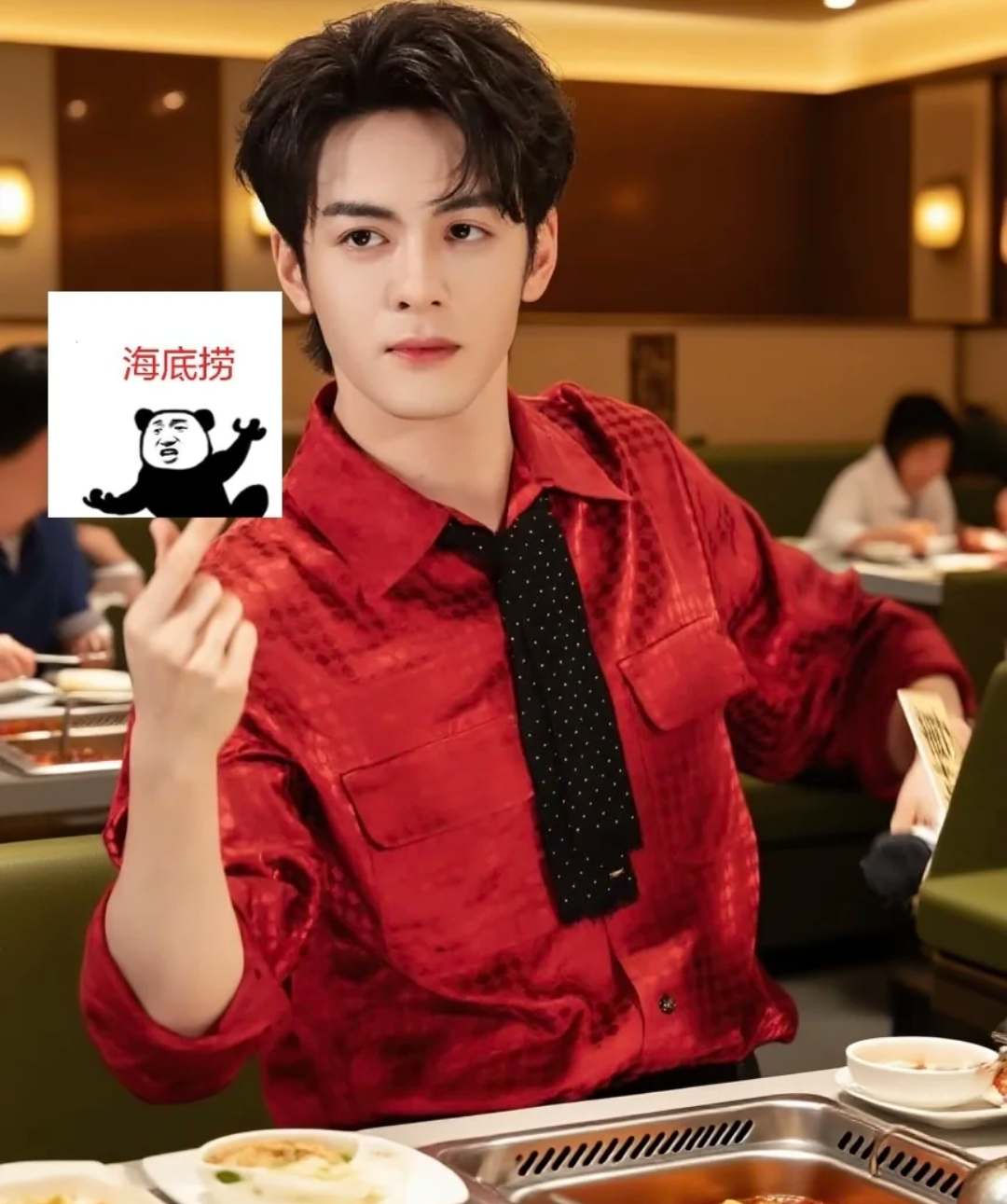 海底捞出了曾舜晞 夏日狂欢，与曾舜晞在海底捞“相遇”！ 谁能拒绝火锅的诱惑？又有