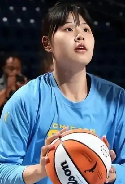 都说情场失意，事业得意。在小宝李月汝身上体现的淋漓尽致。
 
曾经，李月汝和赵义