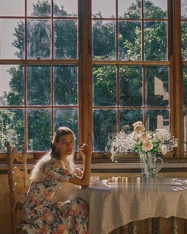 健康才是人一生的主旋律，包括心灵的健康和身体的健康，快乐是心灵上的健康。—— 《