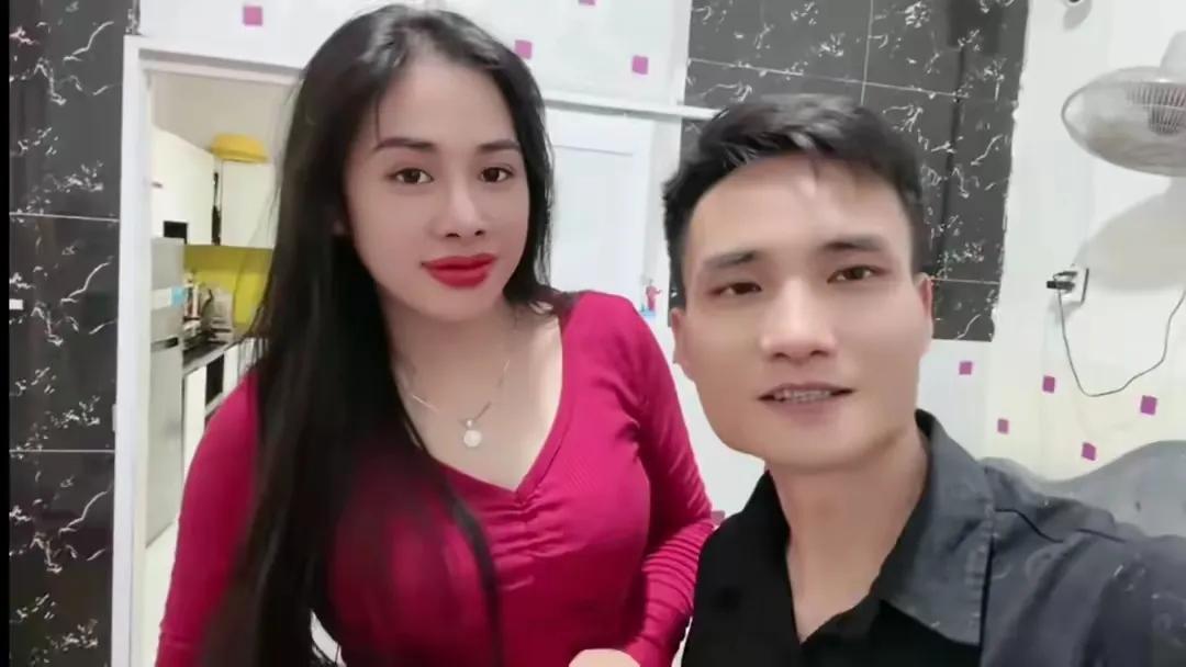归根到底，是紫霞原生家庭造就了现在的悲剧！

越南紫霞带着孩子跑回越南了，小赵一