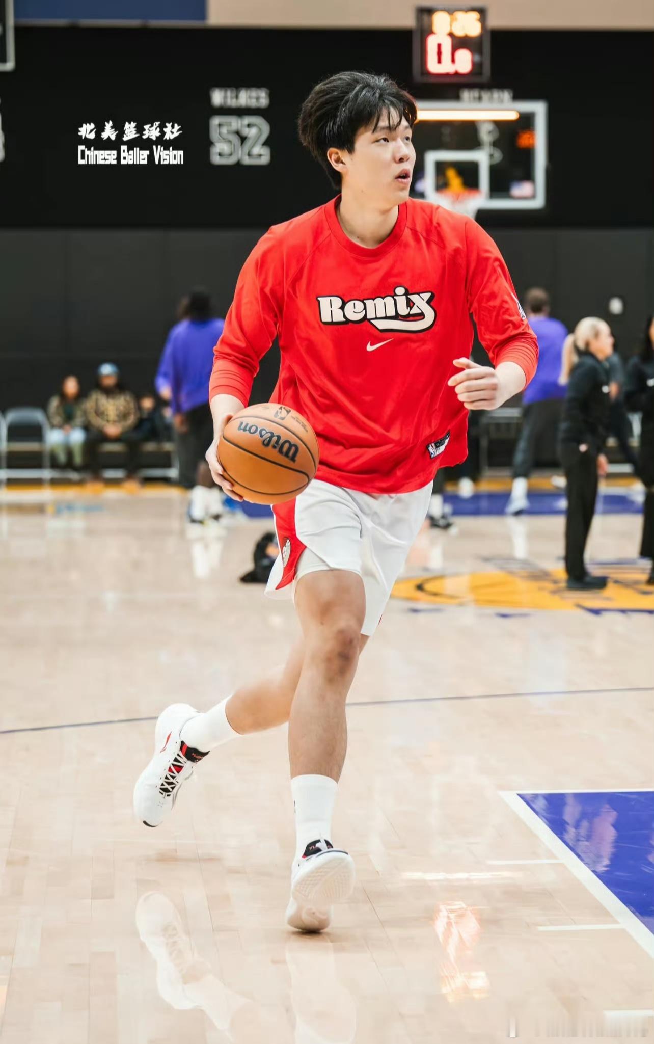 被美国人起绰号的七位NBA中国球员，谁的称呼比较霸气？谁的绰号太窝囊？1、姚明：