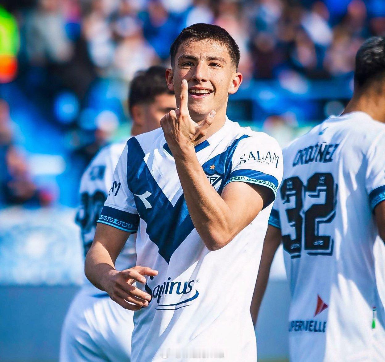 萨斯菲尔德球员蒂亚戈·费尔南德斯（21岁）将于2026年1月2日加盟🇪🇸比利