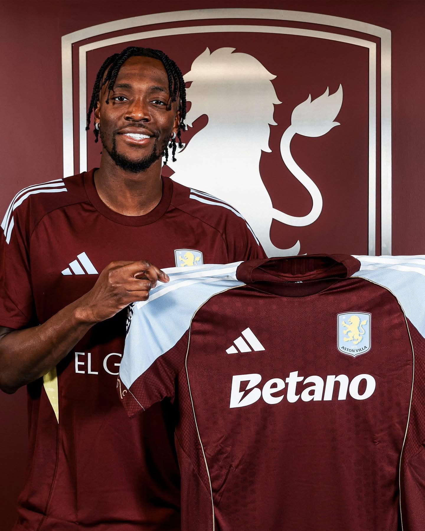 阿士東維拉官方宣布，28歲英格蘭前鋒艾巴咸（Tammy Abraham） 從比錫