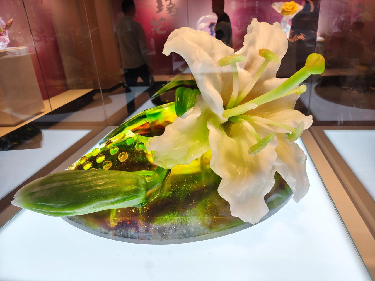 到山东可以考虑一下淄博。
到淄博要去逛逛八大局和钟书阁。
淄博的小饼和烧烤那是一