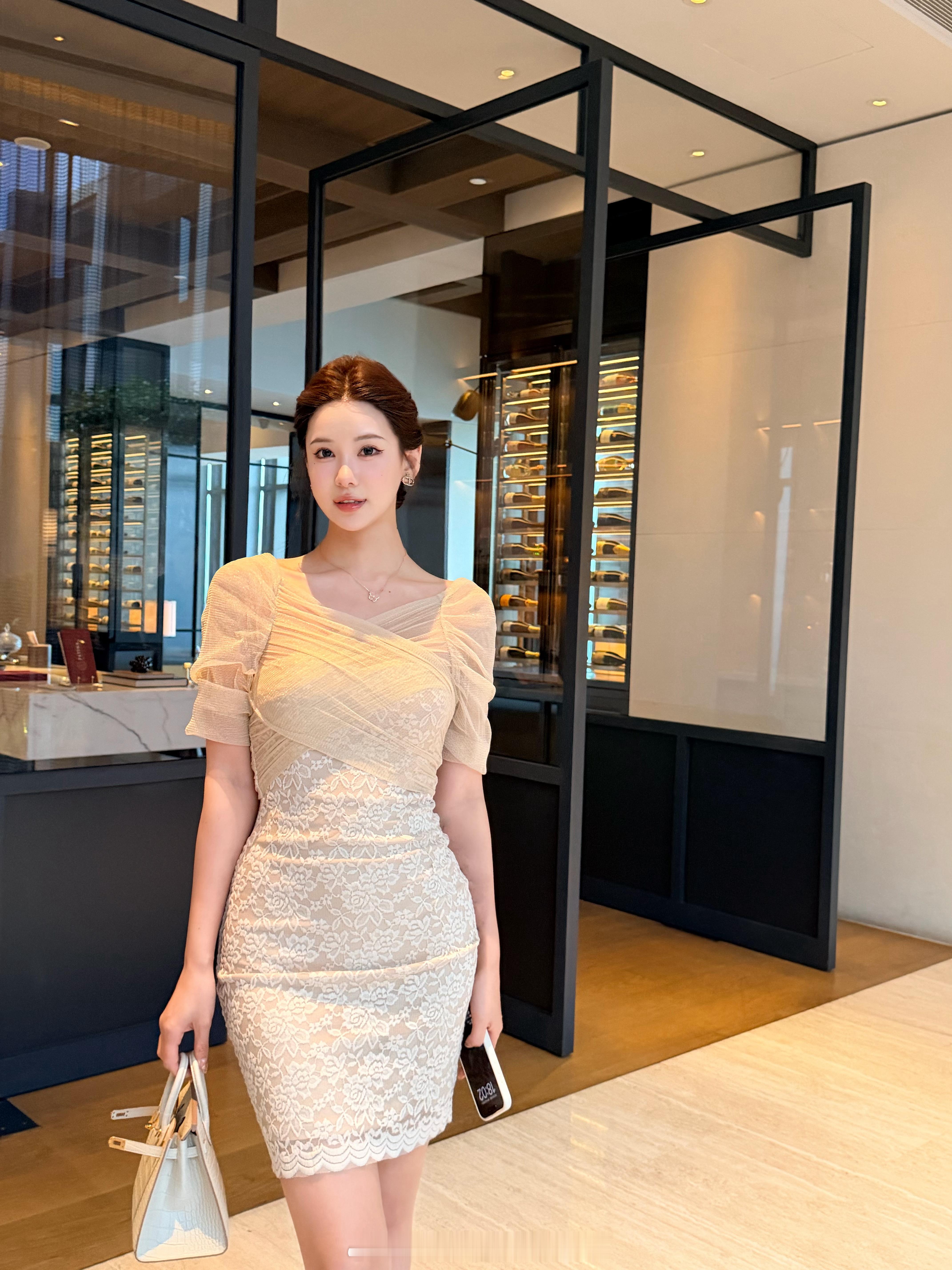 少爷，小姐终于愿意化妆了 