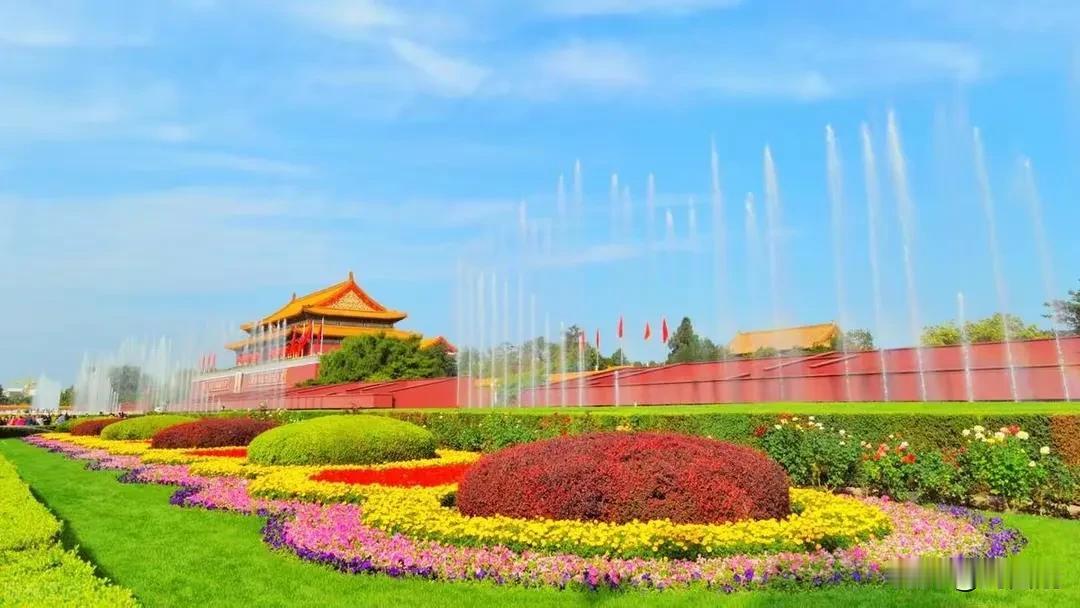 七律.吟甲辰寒露
（2024年10月8日）
寒露甲辰秋意浓，蕊珠轻洒润天空。
枫